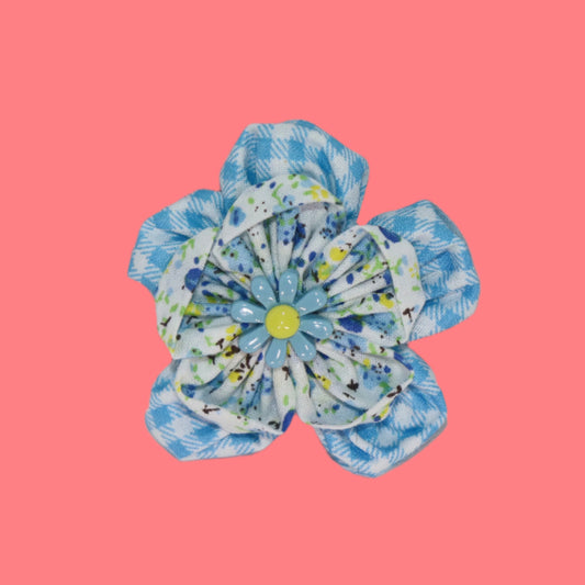 Sky Petals Clip – Blue Floral Layers with Daisy Center